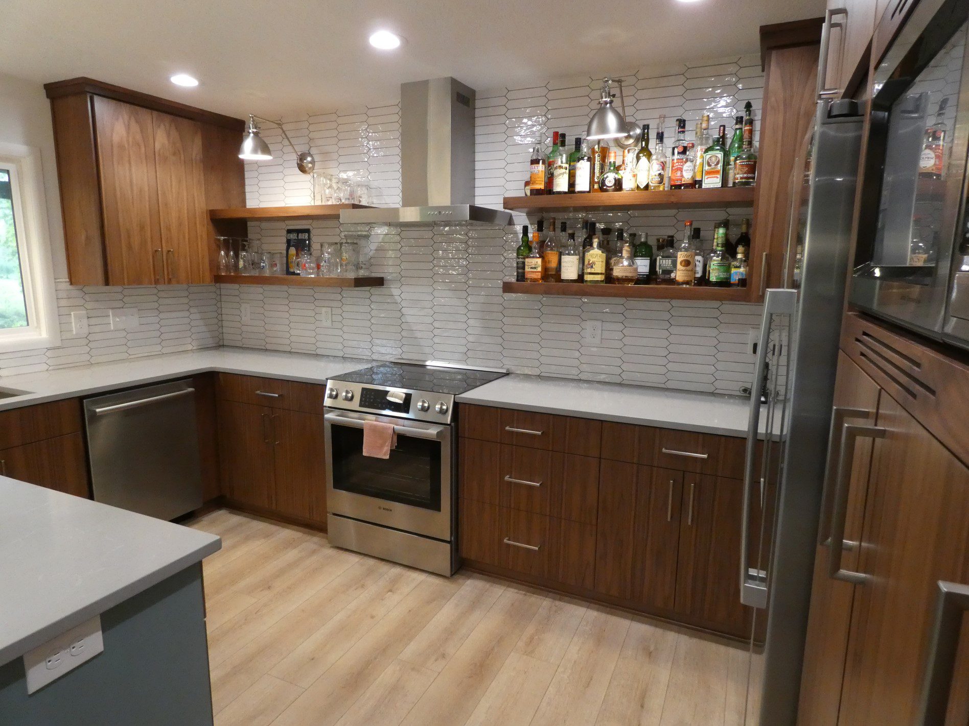 Basement Kitchen Remodeling Contrasting Colors