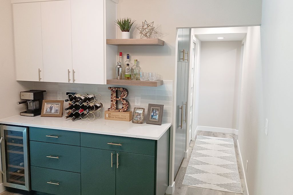 Tigard OR Kitchen Remodel Bar Area in Old Footprint